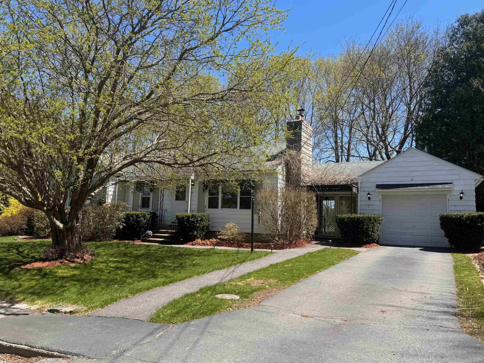 20 Leslie Avenue Claremont NH 03743