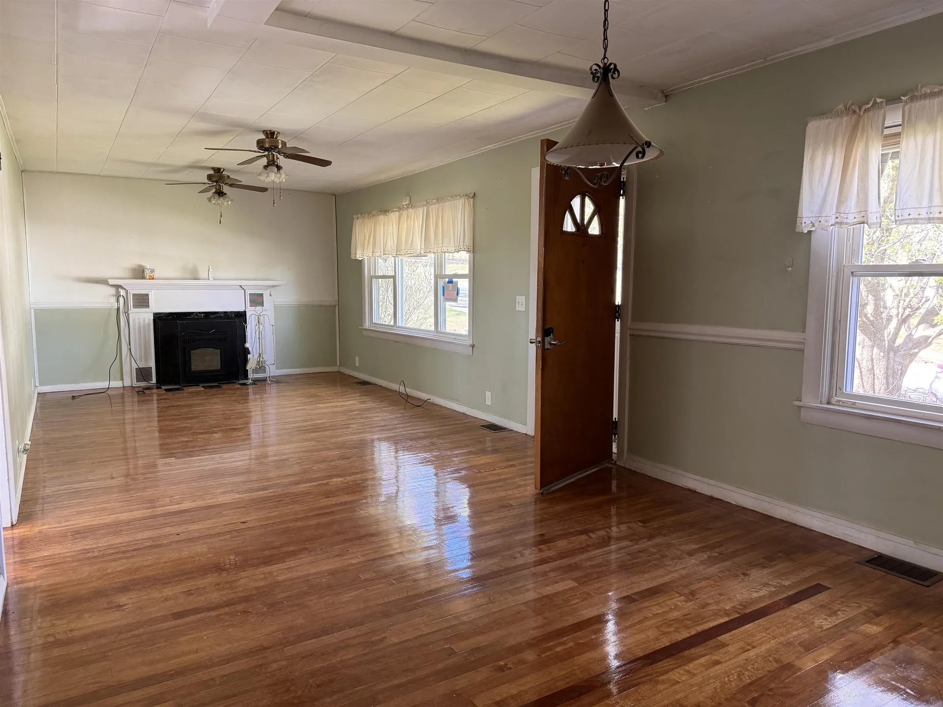 20 Leslie Avenue Claremont NH 03743