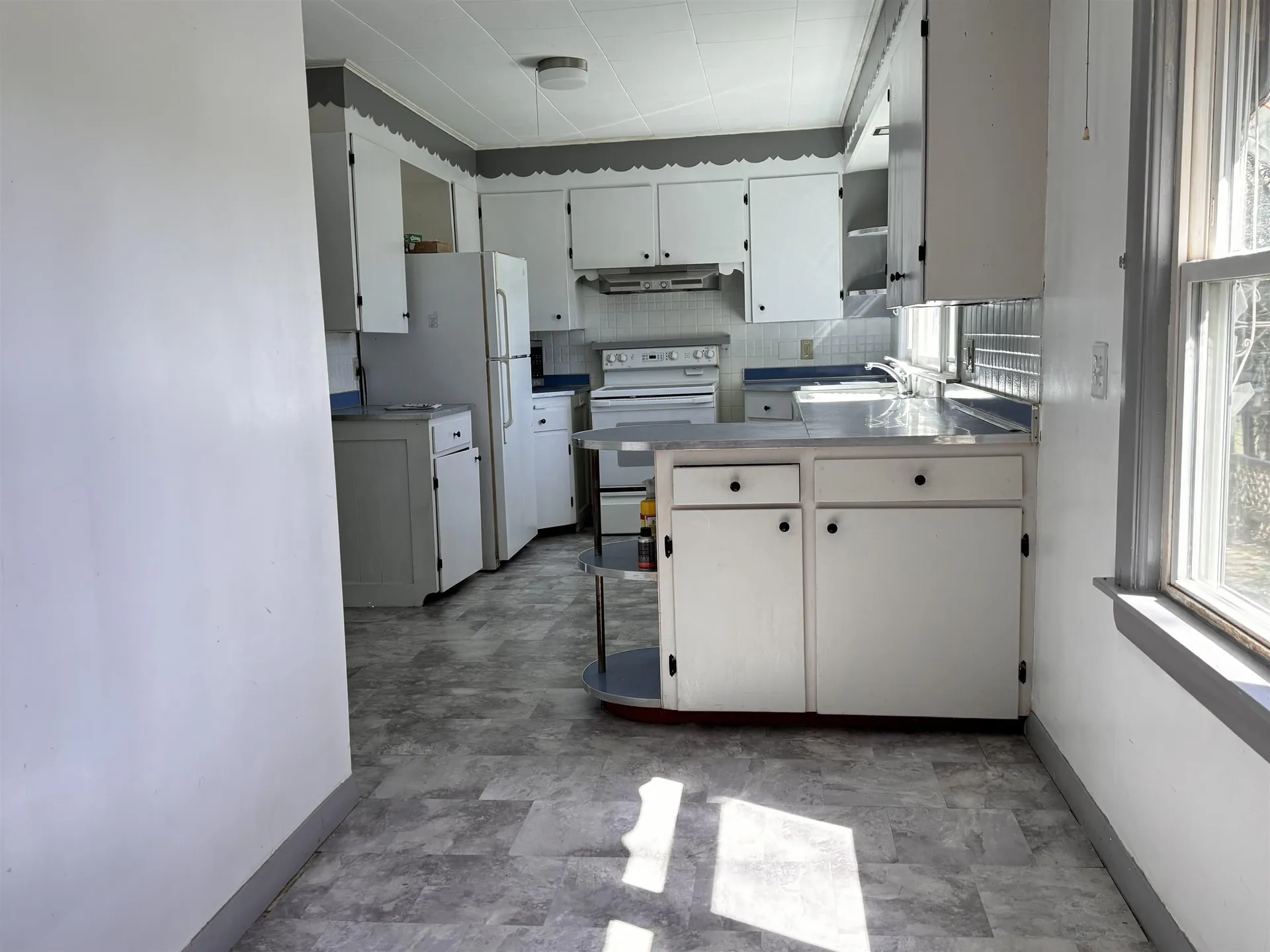 20 Leslie Avenue Claremont NH 03743