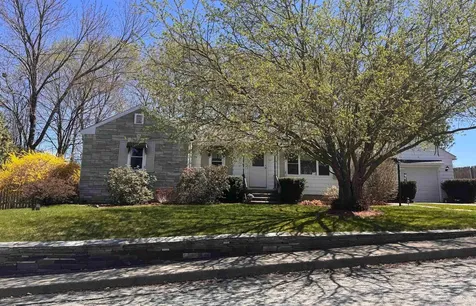 20 Leslie Avenue Claremont NH 03743