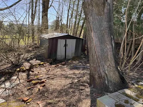 20 Leslie Avenue Claremont NH 03743