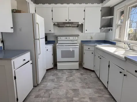 20 Leslie Avenue Claremont NH 03743