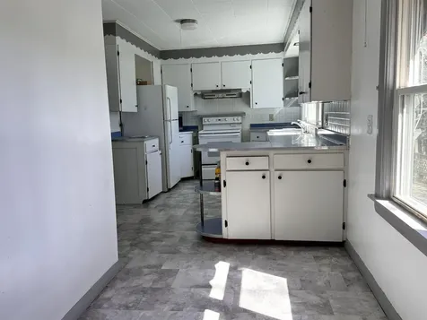 20 Leslie Avenue Claremont NH 03743