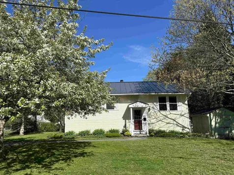 17 Batchelder Avenue Lebanon NH 03784