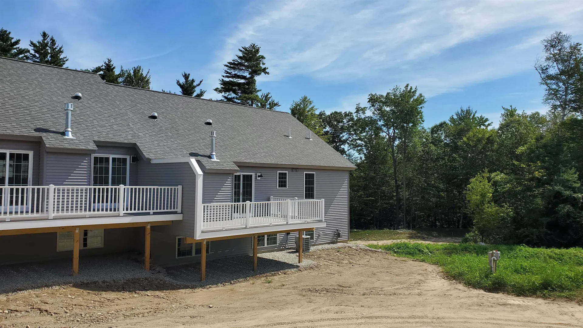 1a Novas Crossing Epping NH 03042