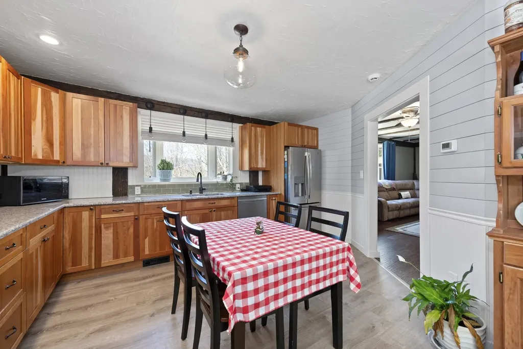 306 Berry Road Alexandria NH 03222