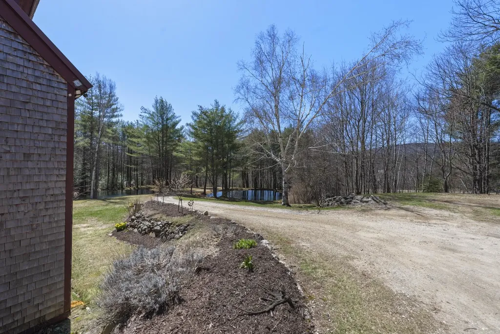 306 Berry Road Alexandria NH 03222