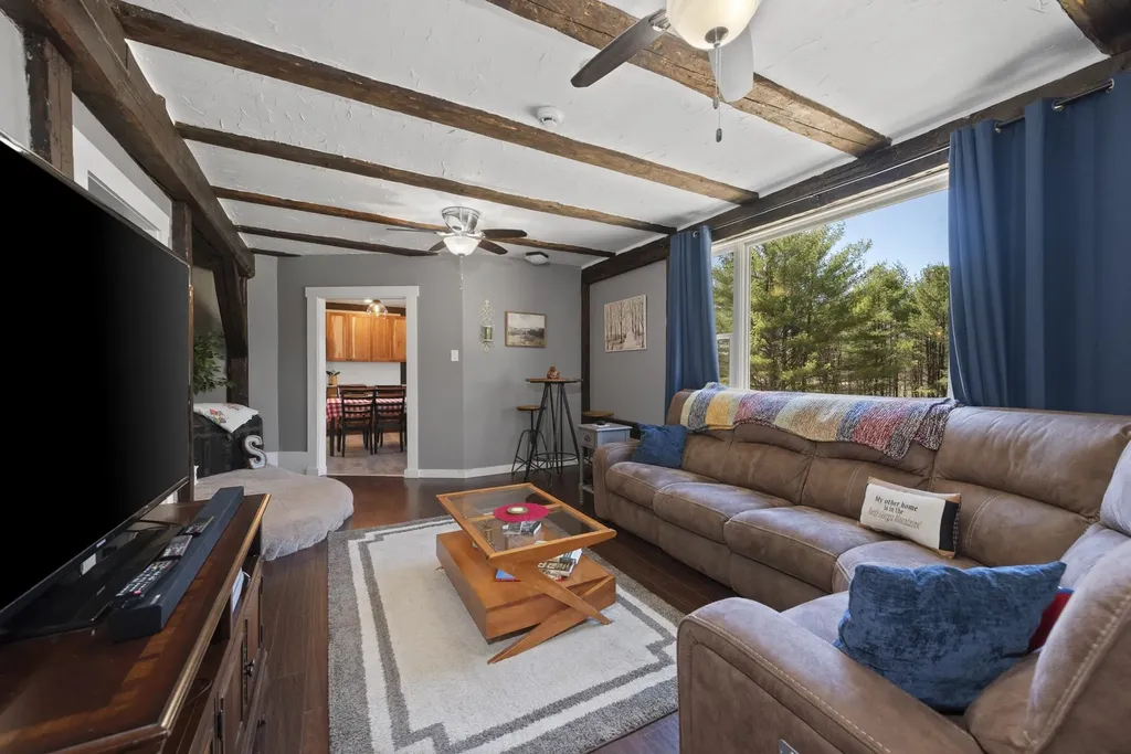 306 Berry Road Alexandria NH 03222