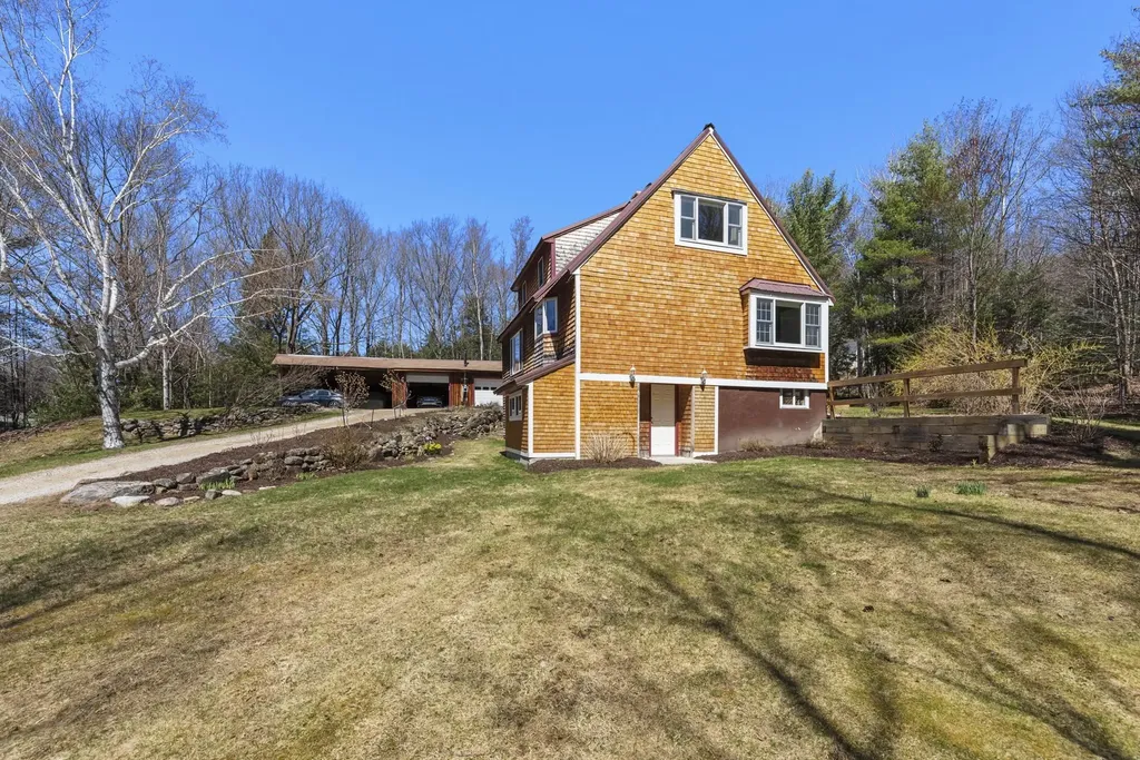 306 Berry Road Alexandria NH 03222