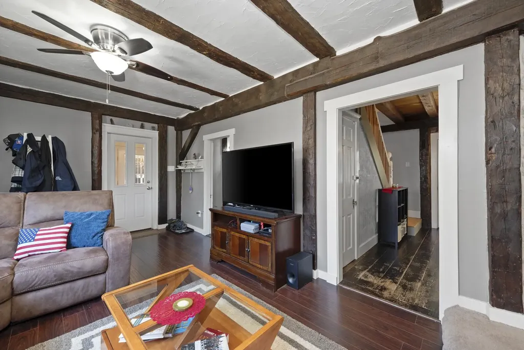 306 Berry Road Alexandria NH 03222