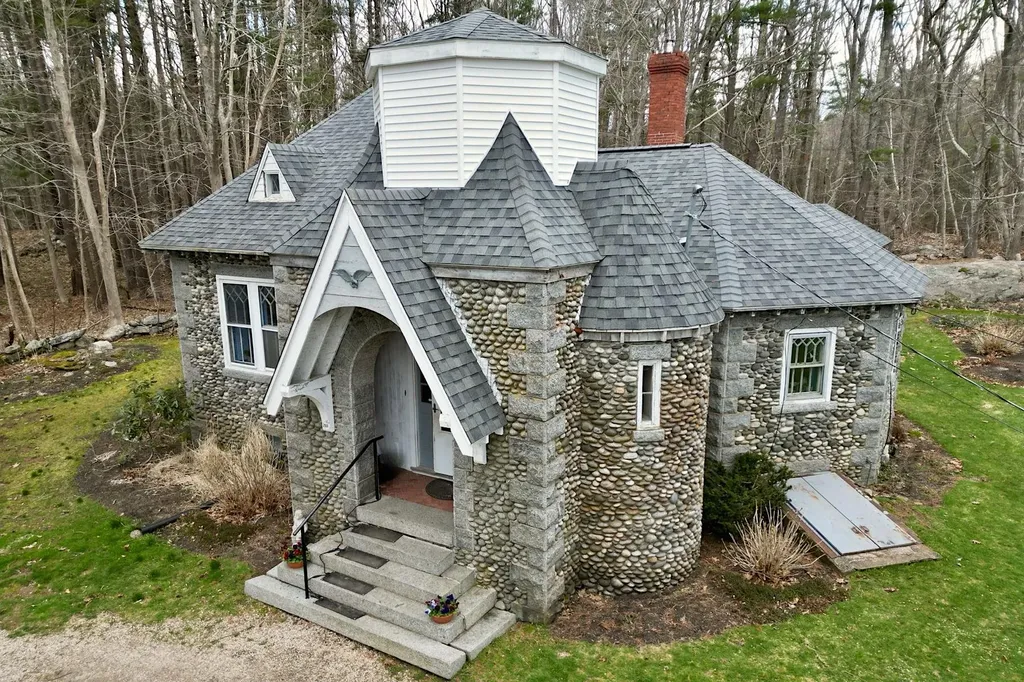 281 Brackett Road Rye NH 03870
