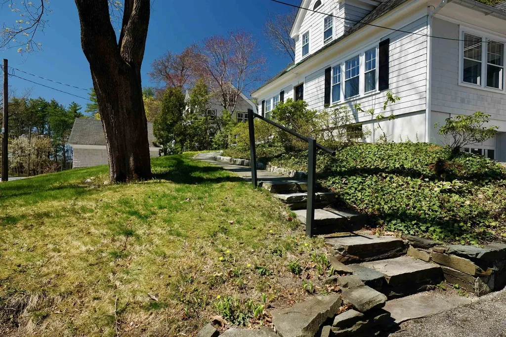 2 Kent Street Concord NH 03301