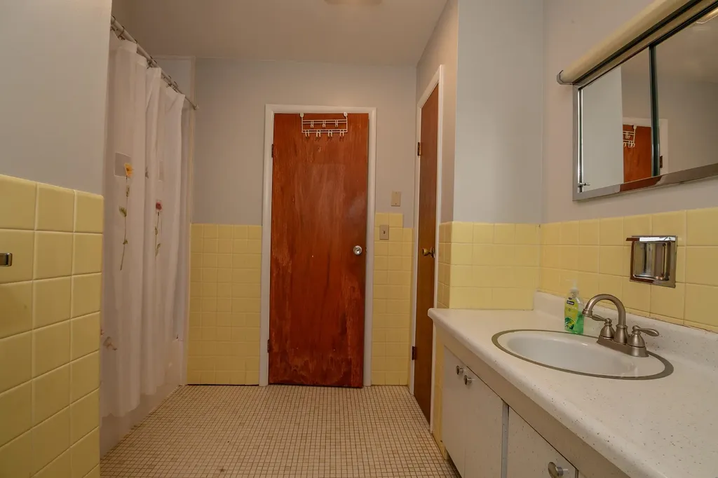 12 Prouty Parkway South Burlington VT 05403