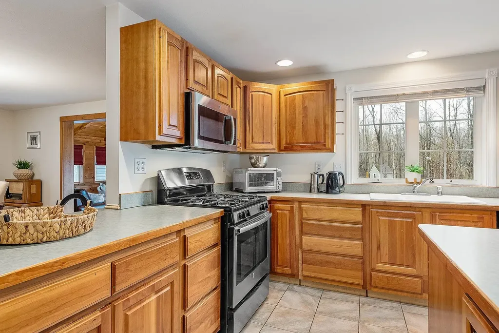 7 Nielson Road Nottingham NH 03290