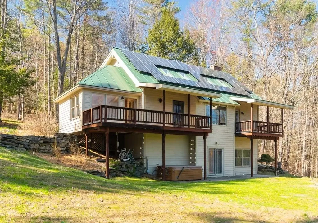423 Morgan Road Hartford VT 05059