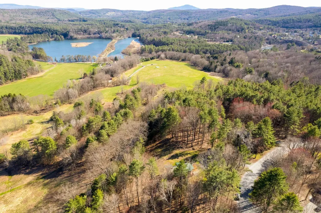 423 Morgan Road Hartford VT 05059