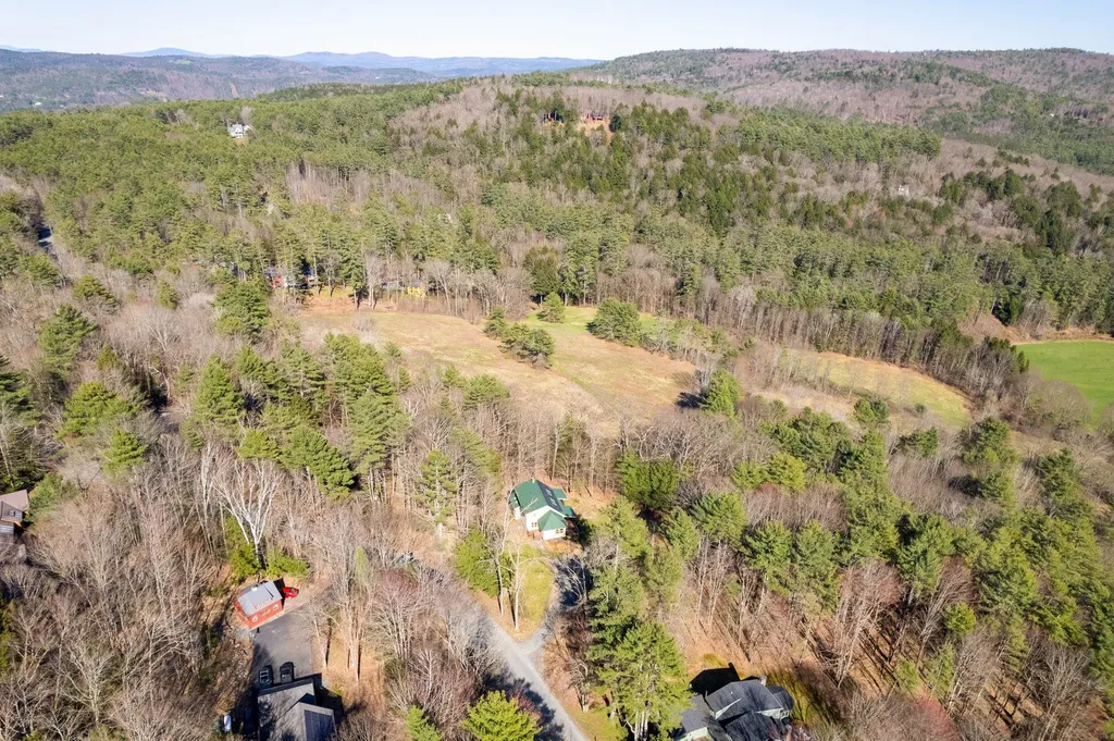 423 Morgan Road Hartford VT 05059