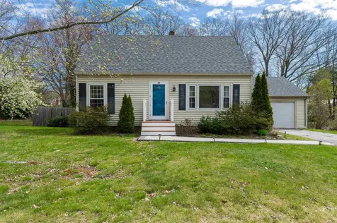 29 Janet Court Manchester NH 03103