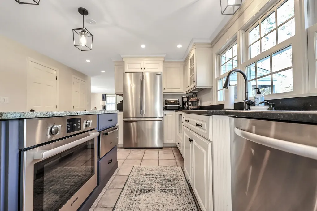 15 Buckridge Drive Amherst NH 03031