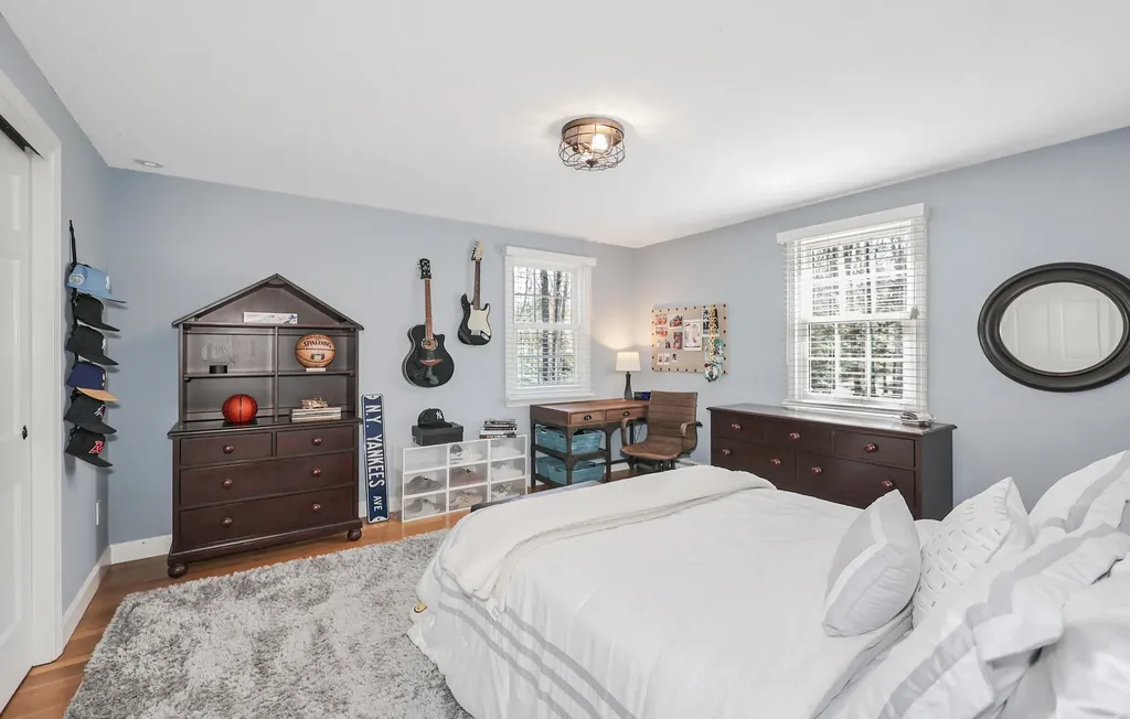 15 Buckridge Drive Amherst NH 03031