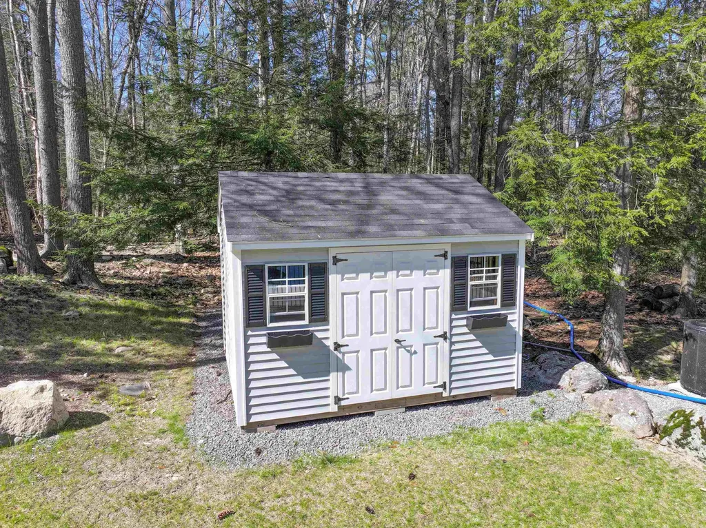 15 Buckridge Drive Amherst NH 03031