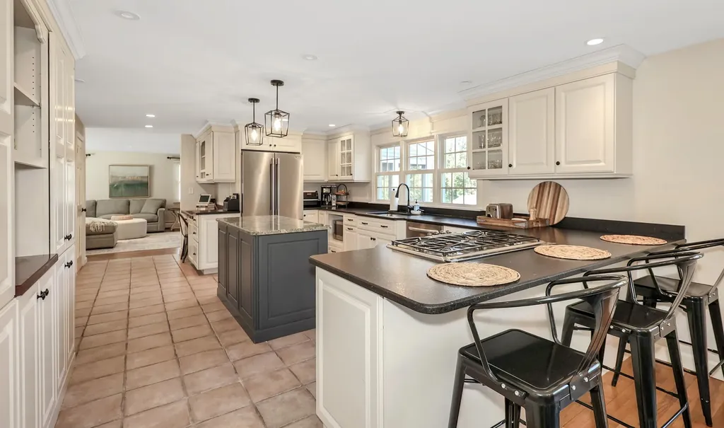 15 Buckridge Drive Amherst NH 03031