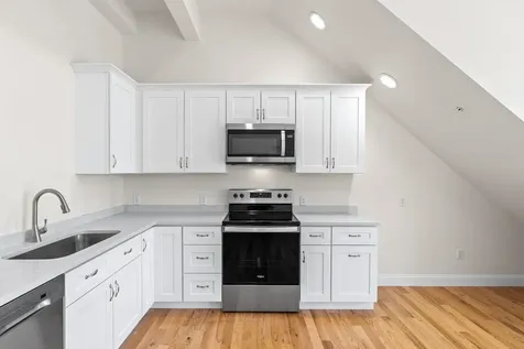 10 Diamond Oaks Boulevard Kingston NH 03848