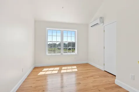 10 Diamond Oaks Boulevard Kingston NH 03848