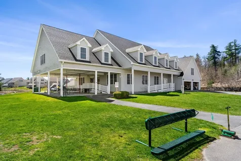 10 Diamond Oaks Boulevard Kingston NH 03848