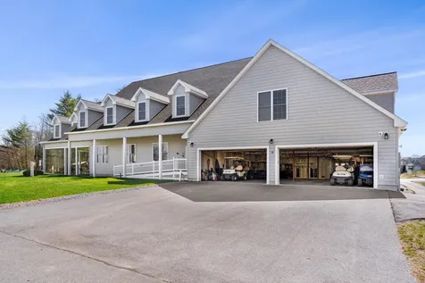 10 Diamond Oaks Boulevard Kingston NH 03848