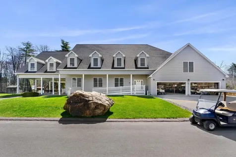 10 Diamond Oaks Boulevard Kingston NH 03848