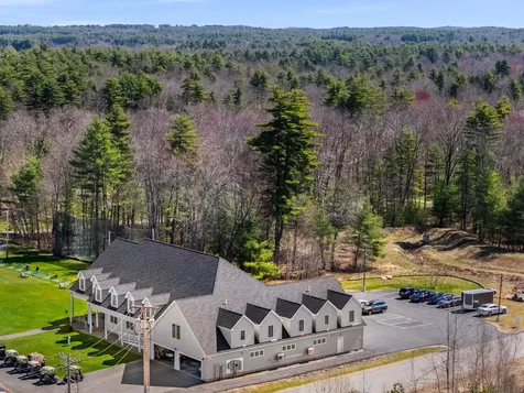 10 Diamond Oaks Boulevard Kingston NH 03848