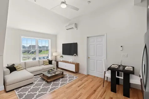 10 Diamond Oaks Boulevard Kingston NH 03848