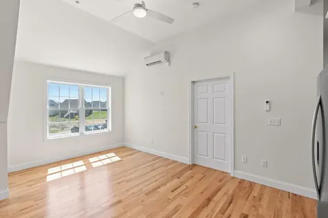 10 Diamond Oaks Boulevard Kingston NH 03848