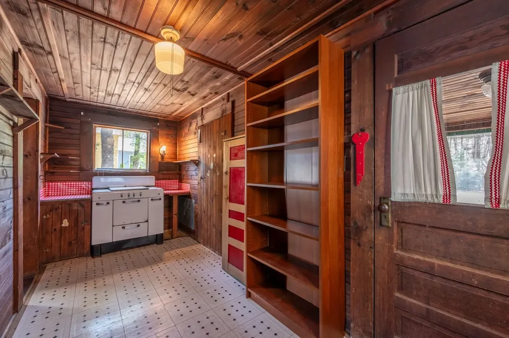 16 Hamel Road Sunapee NH 03782