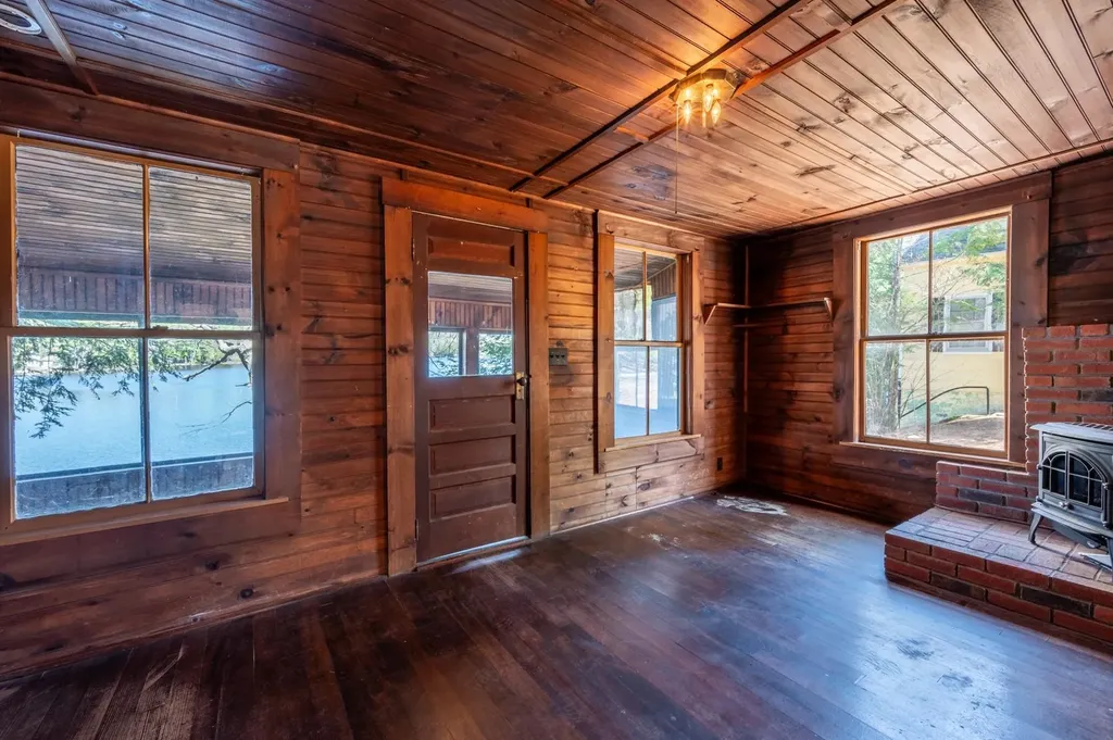 16 Hamel Road Sunapee NH 03782