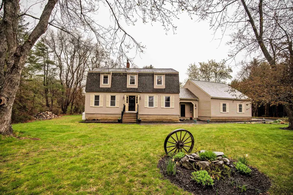 5 Country Lane Kingston NH 03848