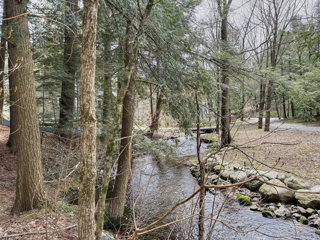 213 Wood Run Hinesburg VT 05461