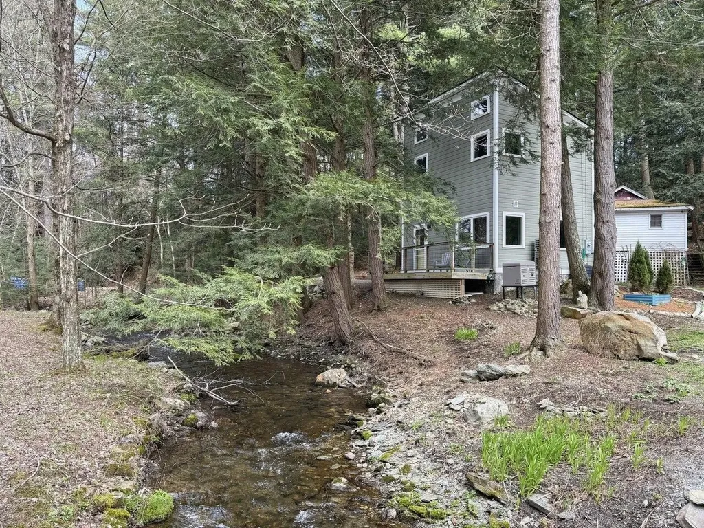 213 Wood Run Hinesburg VT 05461