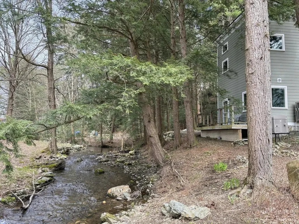 213 Wood Run Hinesburg VT 05461