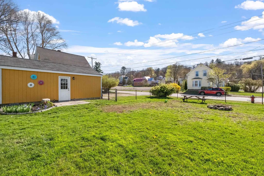 91 Elkins Street Franklin NH 03235