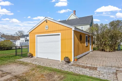 91 Elkins Street Franklin NH 03235