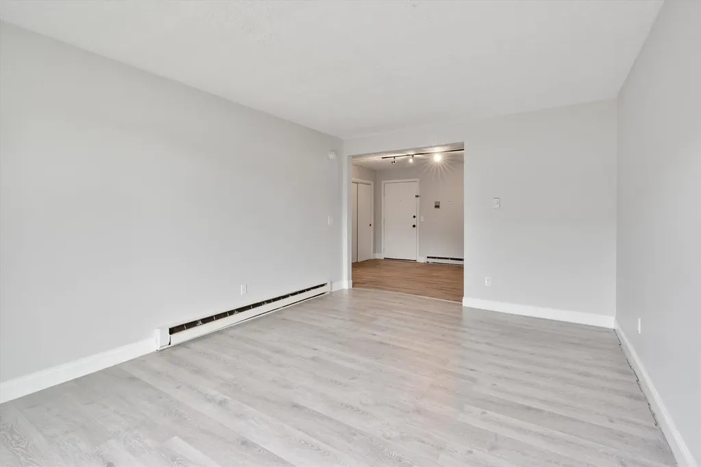 64 Dunbarton Road Manchester NH 03102