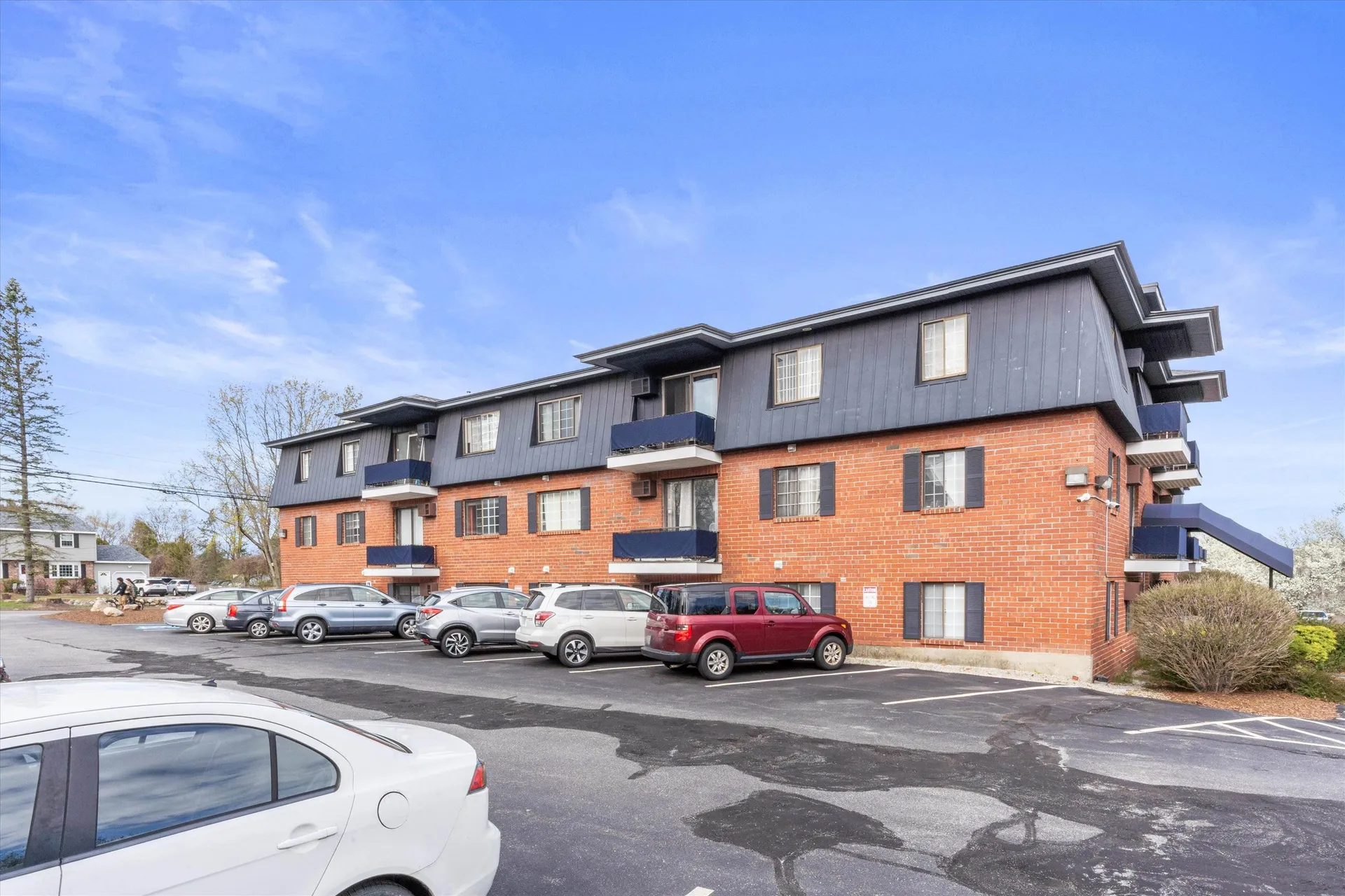 64 Dunbarton Road Manchester NH 03102