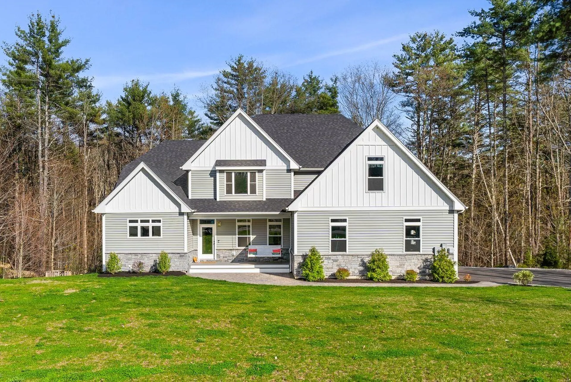 10 Indian Rock Road Bedford NH 03110