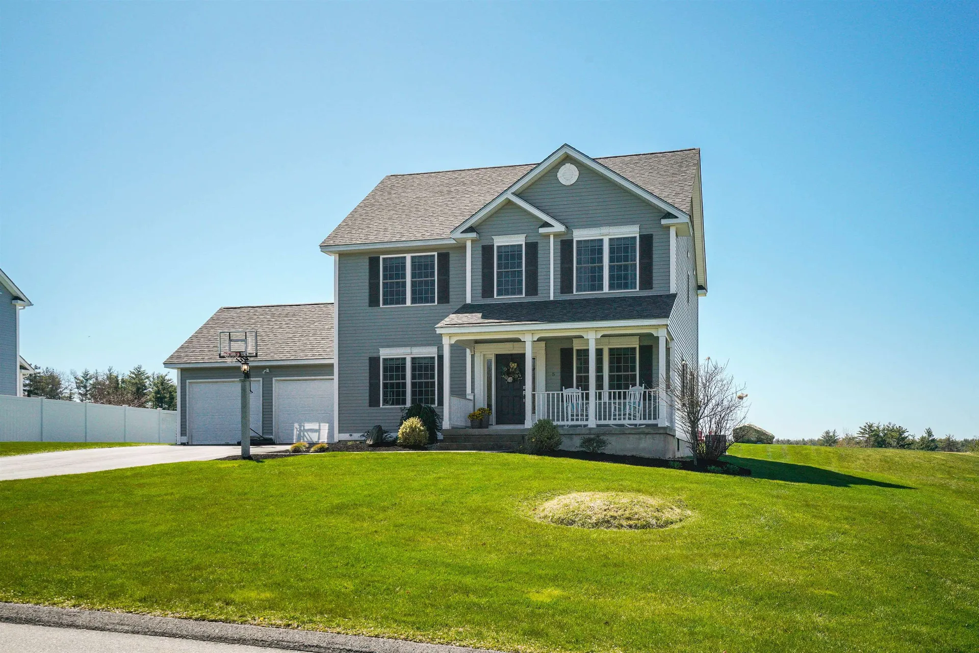 5 Bellflower Hollow Londonderry NH 03053