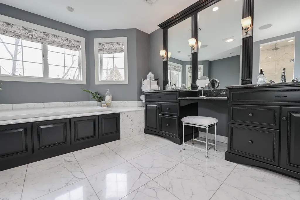 27 Herrick Circle Pelham NH 03076