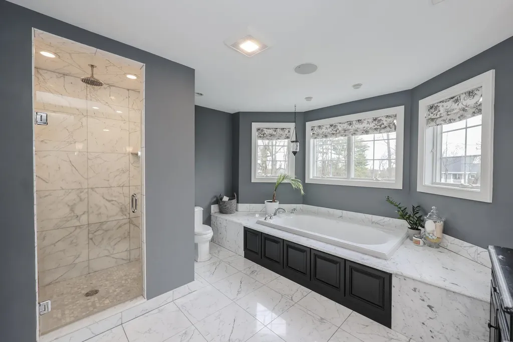 27 Herrick Circle Pelham NH 03076