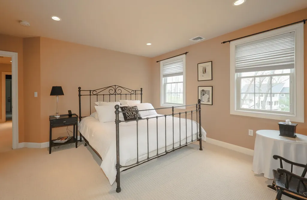 27 Herrick Circle Pelham NH 03076