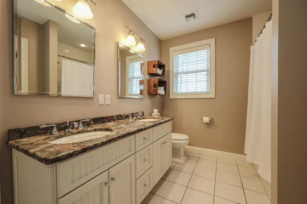 27 Herrick Circle Pelham NH 03076